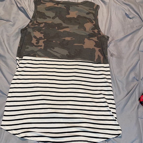 NWOT- 7th Ray- size small- camo/black white striped. Twist front top - Picture 9 of 9